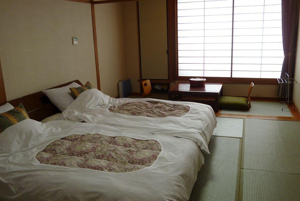 Miyajima Hotel New Kotobuki Hatsukaichi Exteriör bild